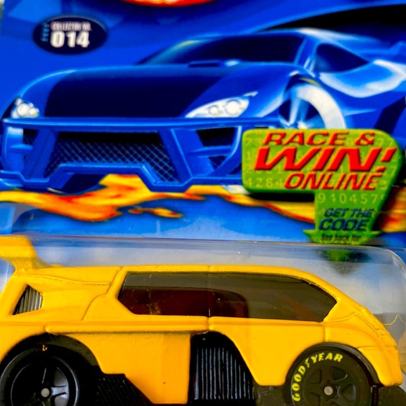 RARE 2002 Hot Wheels Hyperliner Yellow Goodyear Tires 2002 First Editions 2/42 - Picture 1 of 1
